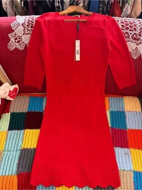 Elie Tahari Bright Red Scalloped V-Neck Knit Mini Dress fits like Medium